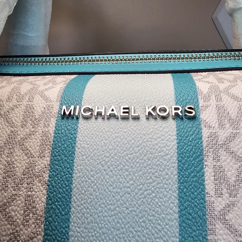 Authentic Michael Kors Weekender Ocean Blue. - Picture 5 of 12